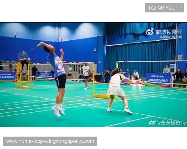 羽毛球对拉60拍惊呆现场,高手过招引爆全场!